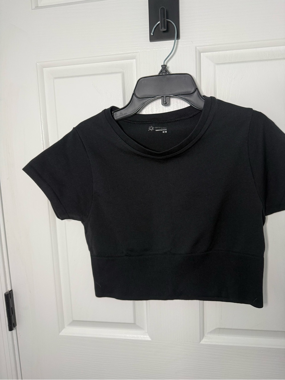 Offline by Aerie Black Cropped Short Sleeve Tee